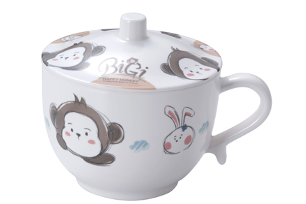 Instant noodle cup with lid